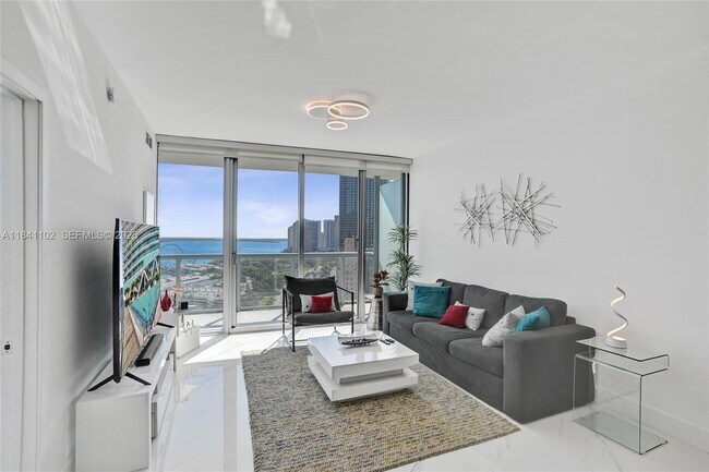 Foto del edificio - 888 Biscayne Blvd