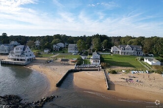 Building Photo - 157 Overshore Dr E
