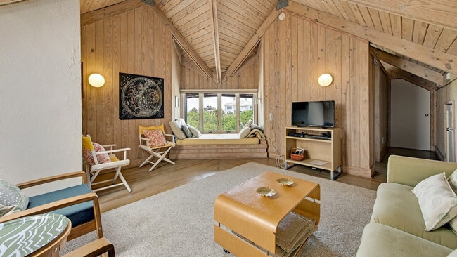 Building Photo - 1217 Debordieu Blvd