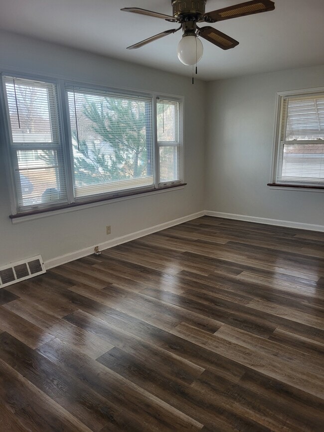 Building Photo - 1136 Grenshaw Dr