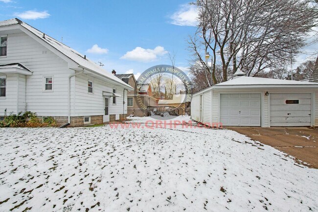 Building Photo - Available Now!! 4 bedroom, 2 Bath with a 2...