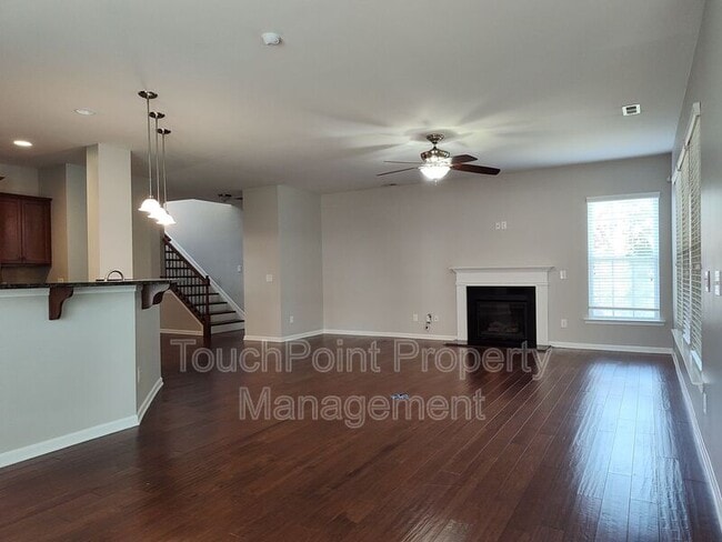 Foto del edificio - 8611 Burnside Ln