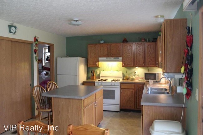Building Photo - 4 br, 2.5 bath House - 3333 Joes Way