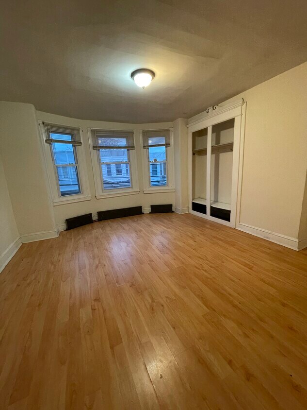 Foto principal - 840 E Westmoreland St