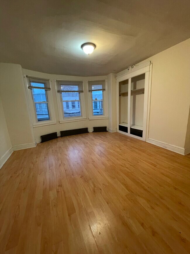 Photo - 840 E Westmoreland St Townhome