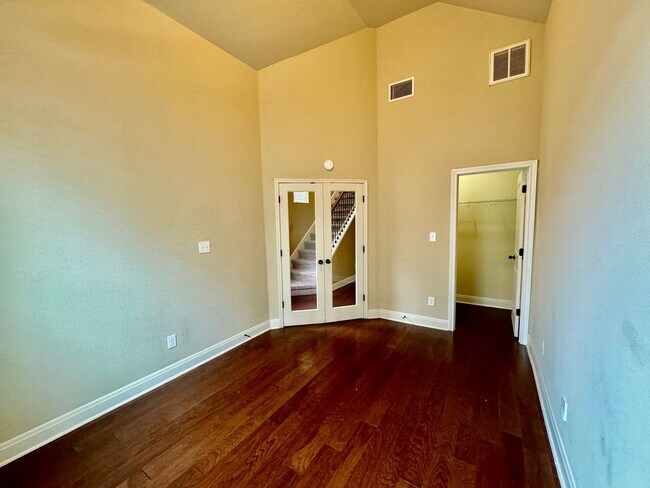 Foto del edificio - Spacious Beauty w/ Dual Master Retreats (U...