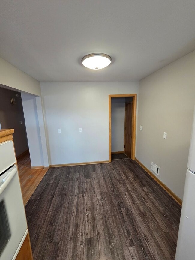 Foto del edificio - 3 bed 1.5 bath, 1 car garage, with fenced in backyard, newly remodeled!