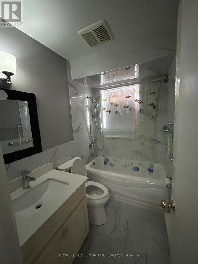 Building Photo - 608 Gerrard St E