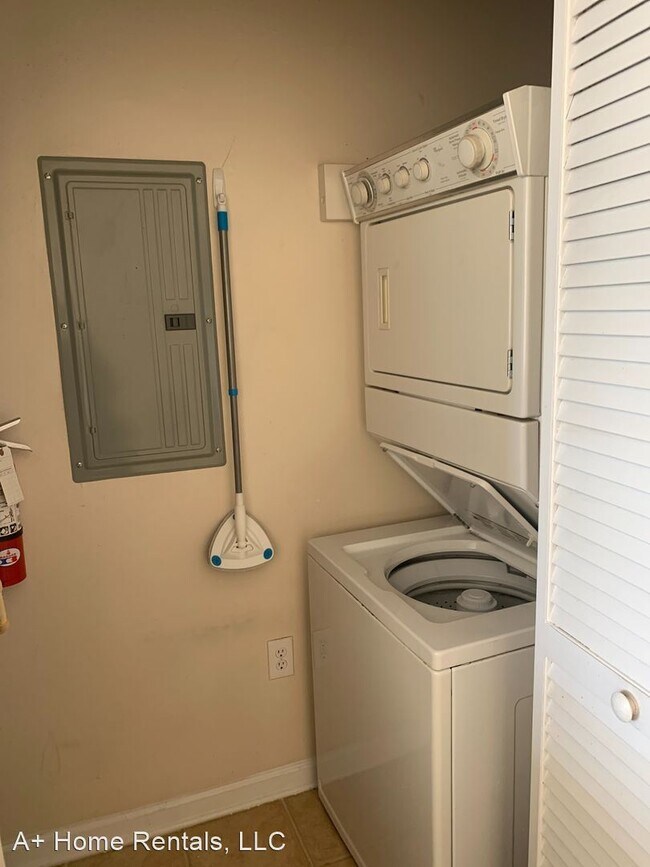 Foto del edificio - 1 br, 1 bath House - 12849 Madison Pointe ...