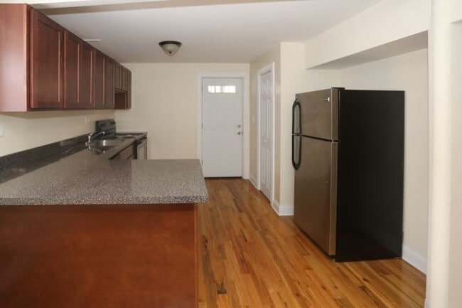 Foto del edificio - 1133 W Oakdale Ave