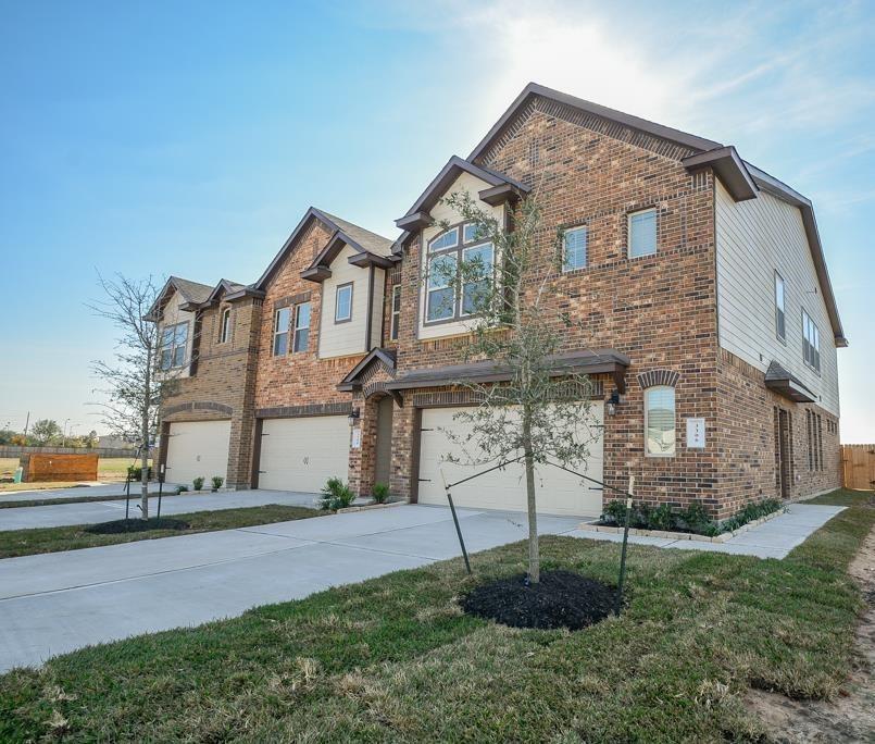Primary Photo - 3306 Rainflower Springs Ln
