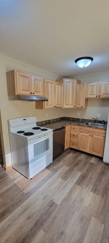 Primary Photo - Nicely updated 2 bedroom!