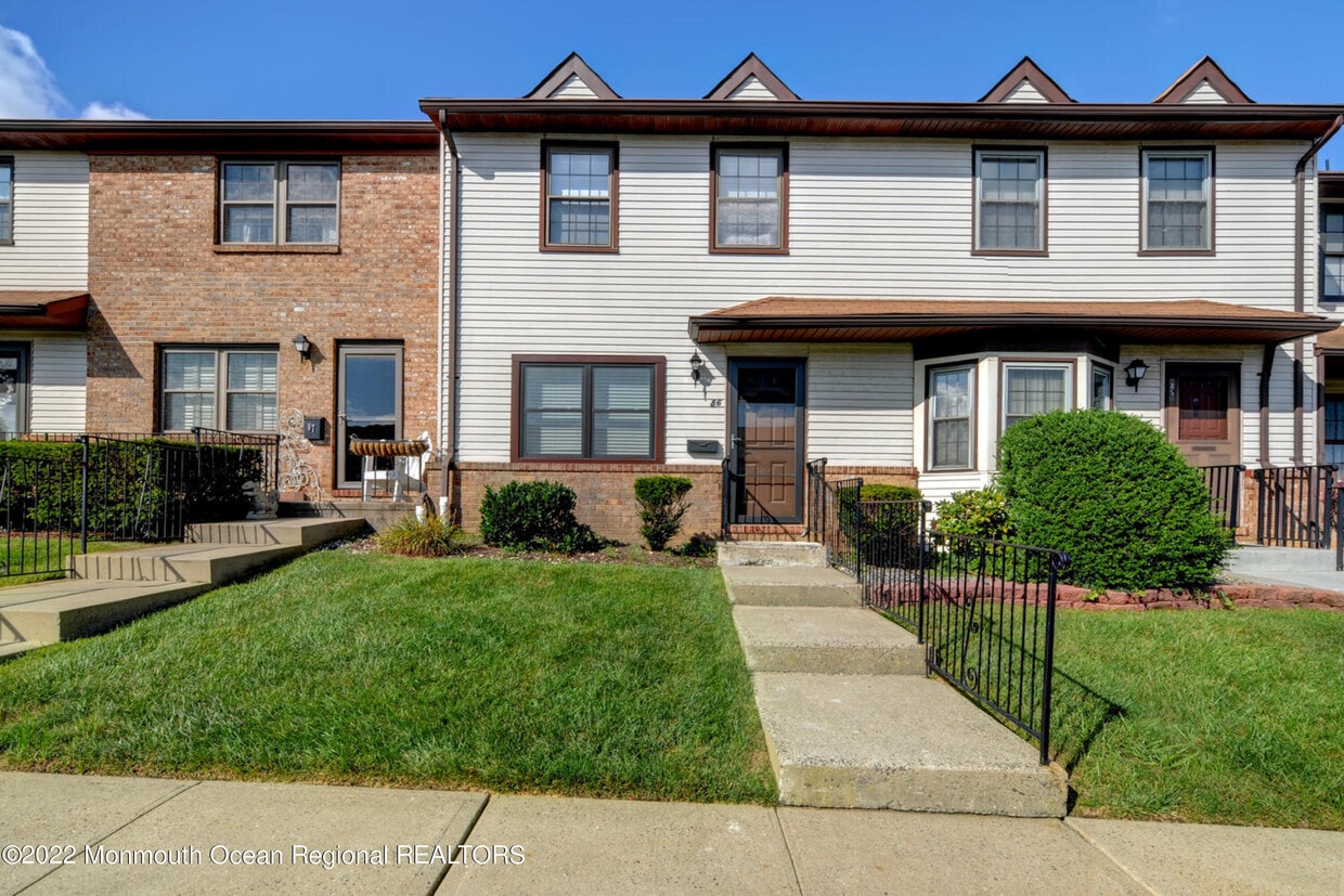 115 Village Green Way, Hazlet, NJ 07730 Condo for Rent in Hazlet, NJ