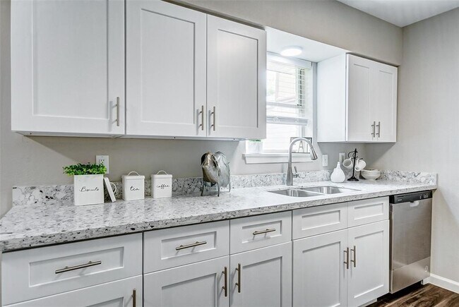 Foto del edificio - 12306 Hillcroft St