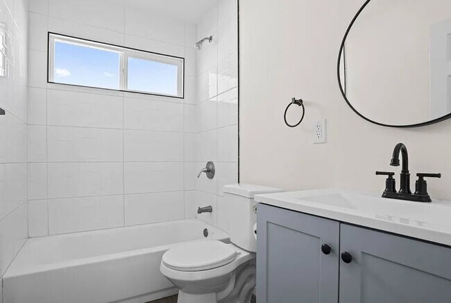 Foto del edificio - 553 S Caswell St