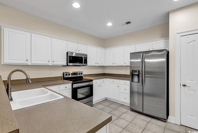 Foto del edificio - 2450 Marsh Glen Dr