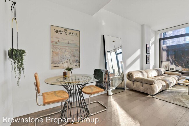Building Photo - 1 br, 1 bath House - 60 S 8th Street - #639