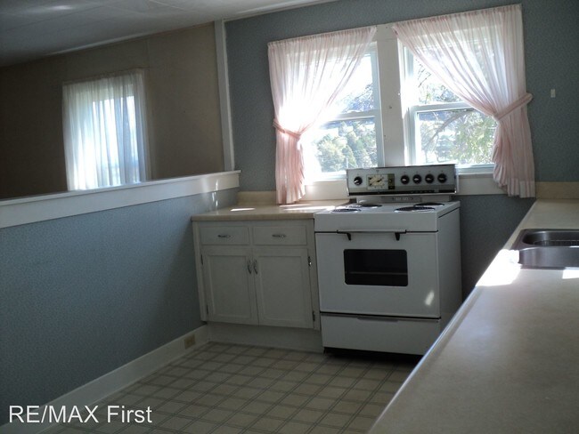Building Photo - 2617 Middlesettlements Rd
