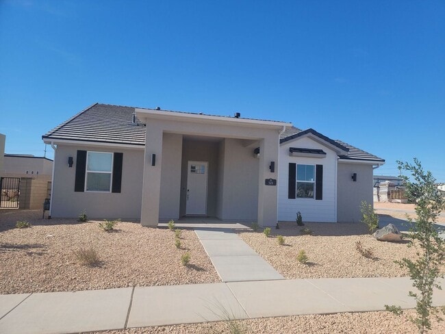 Building Photo - Luxury Living in Desert Color - Stunning 4...