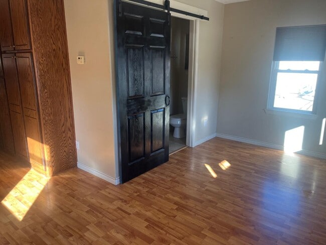 Building Photo - 510 Walnut Ave