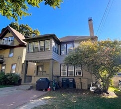Building Photo - 33 Lathrop St