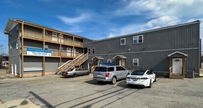 Building Photo - 1309 Main St E