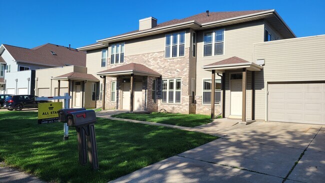 Building Photo - 6655 Windsor Commons Ave