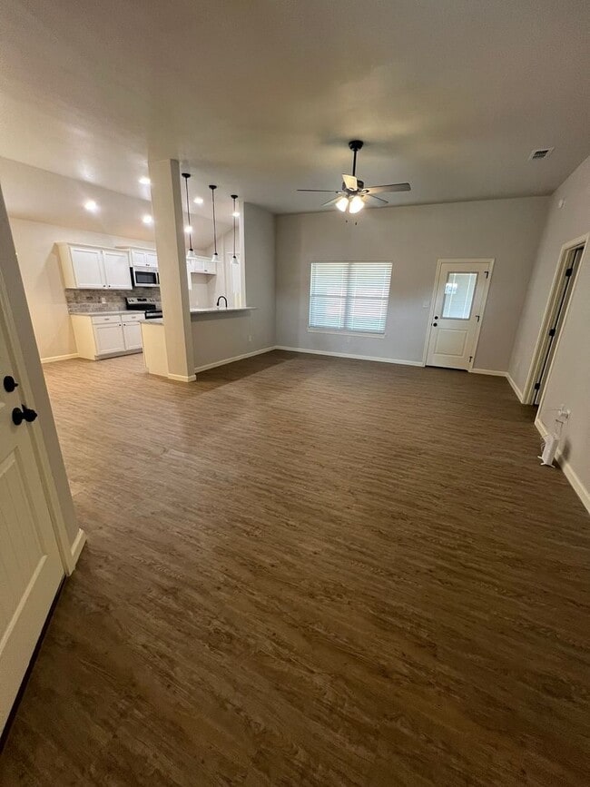 Foto del edificio - NEVER OCCUPIED NEW