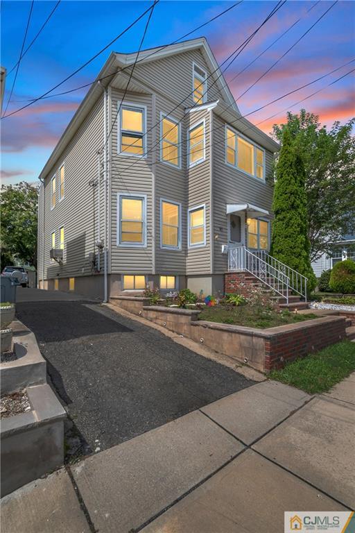 Primary Photo - 41 6th Ave