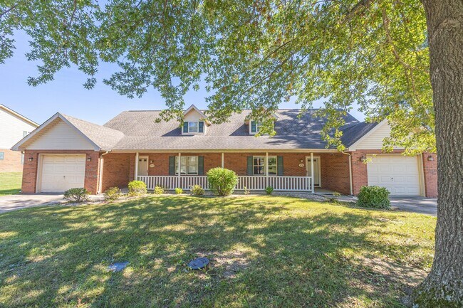 Foto del edificio - 10896 Oak Blvd