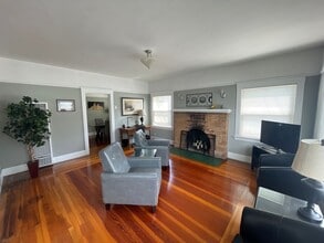 Building Photo - 1219 H St