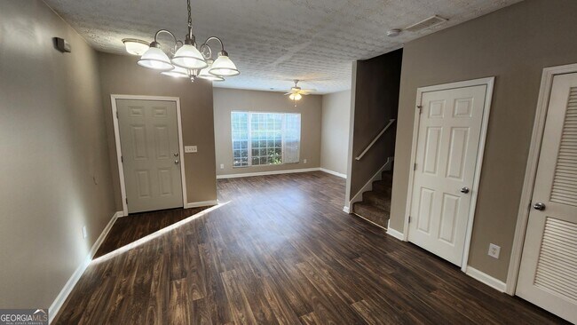 Foto del edificio - 1717 Carrington Dr