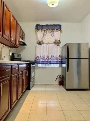 Foto del edificio - 1558 Park Pl