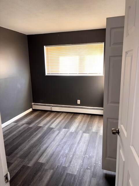 Foto del edificio - 7919 Lake Ave