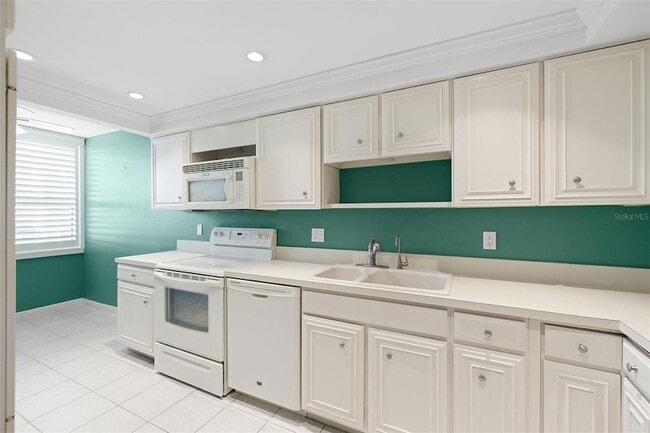 Building Photo - 9415 Blind Pass Rd