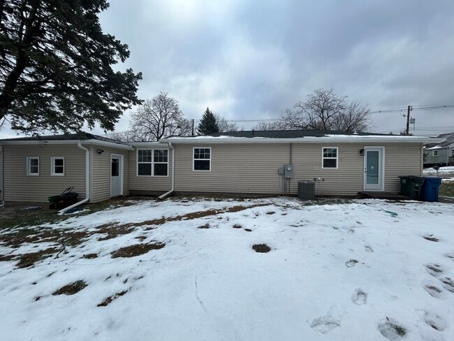 Foto del edificio - 1810 Logan St