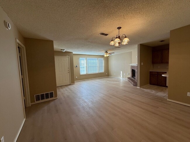 Foto del edificio - Available now!