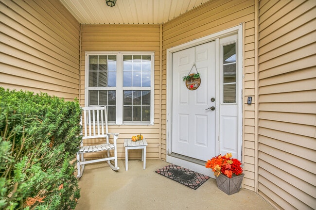 Building Photo - 1504 Stonebluff Ct