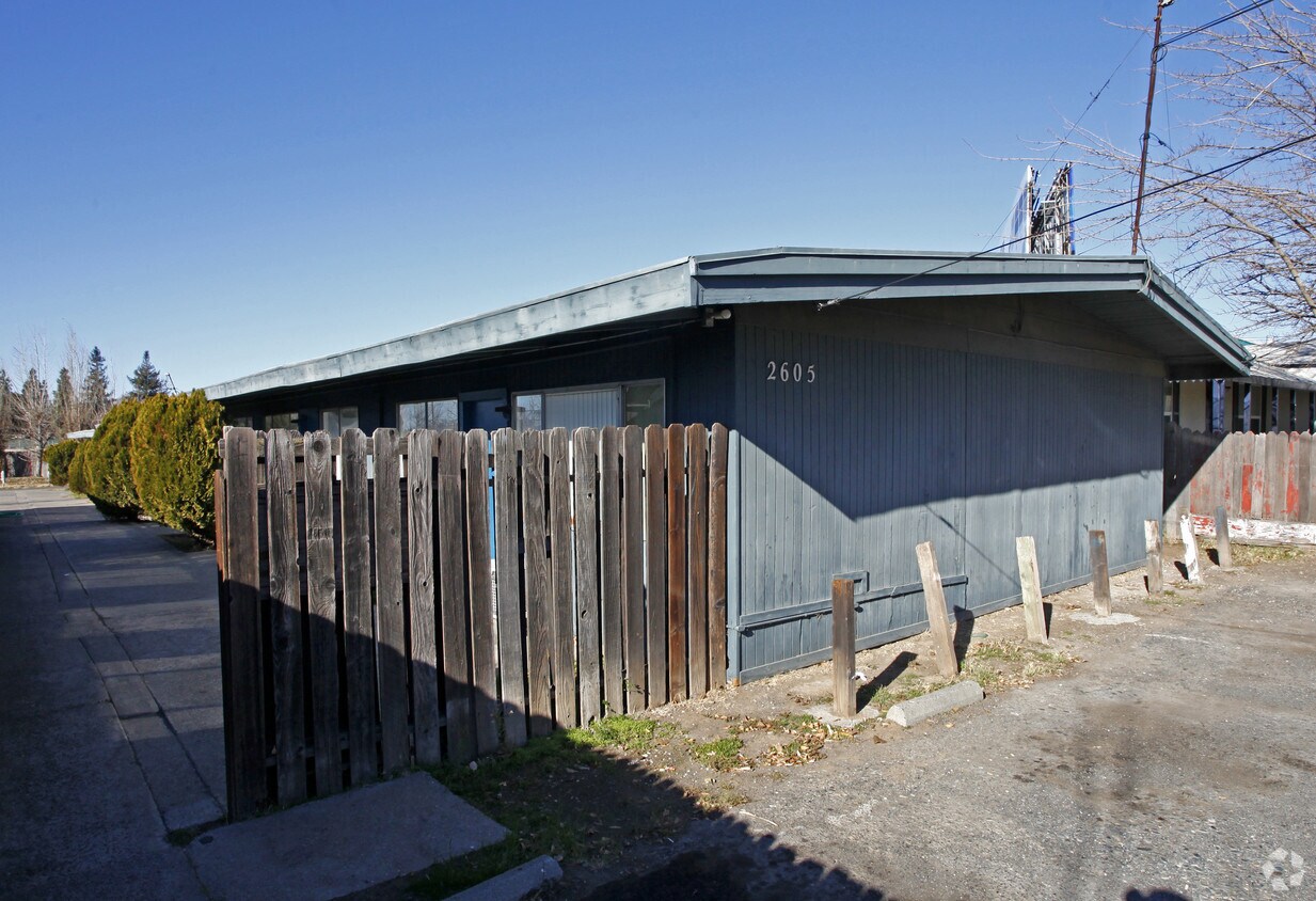 Building Photo - 2605 Albatross Way
