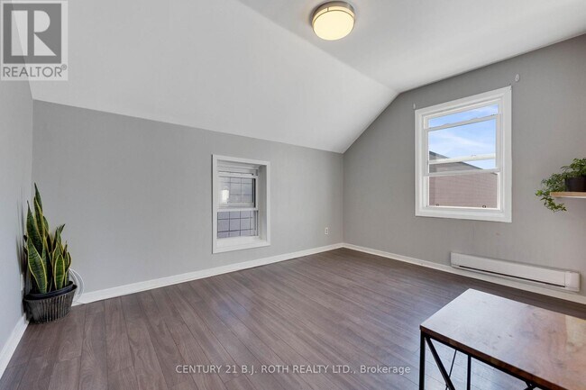 Photo du bâtiment - 59 Mississaga St W