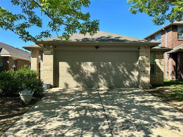 Foto del edificio - 1329 Silver Maple Ln