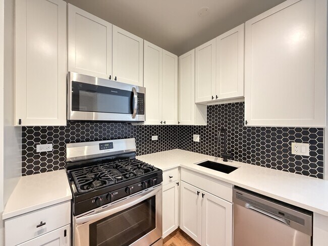 Foto del edificio - 643 W Wrightwood Ave