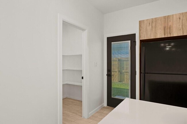 Building Photo - 3520 Hidalgo Cir