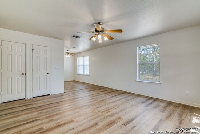 Building Photo - 2 Bedroom/1 Bathroom Home in the River Chase