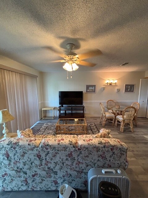 Foto del edificio - 510 Fairwood Lakes Dr