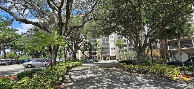 Building Photo - 10777 W Sample Rd