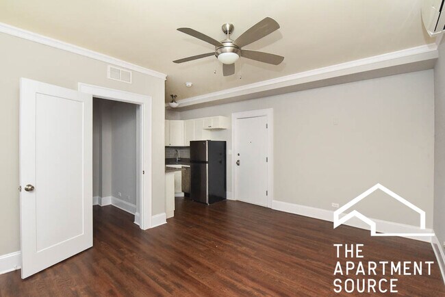 Foto del edificio - 817 W Lakeside Pl