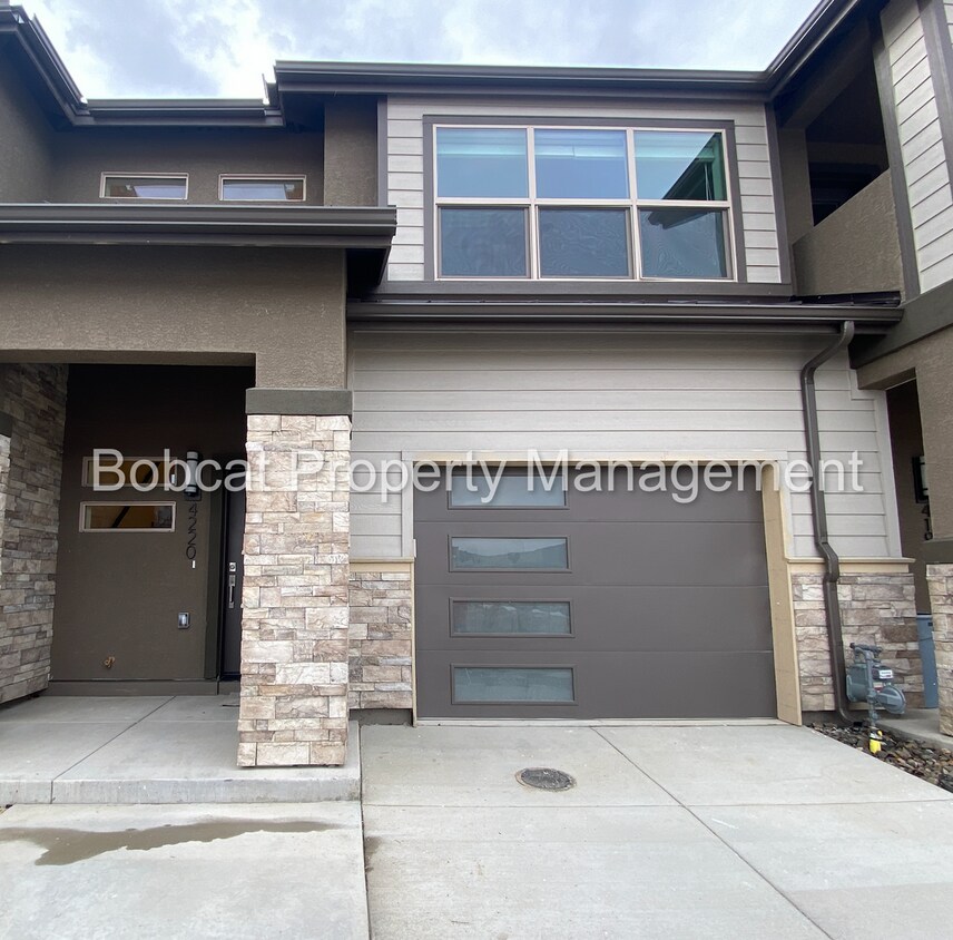 Primary Photo - Never Lived In, Brand New Townhome in The ...