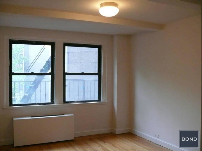 Foto del edificio - 330 E 43rd St