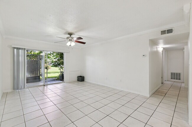 Building Photo - 1695 Lee Rd